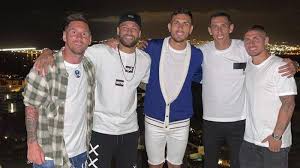 Lionel messi, barcelona fc, manchester city, lionel messi dikabarkan sudah menjalin komunikasi dengan manchester city. Wbgtco Aho0g7m