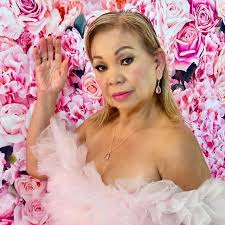 내 이름은 마리아 엘리사, 그리고 하나님 감사합니다, 오늘로 100살입니다. 제 주변에 가족이 없어서 소원 보내주신 모든 분들께  감사드립니다. 신이 당신과 함께 있기를.