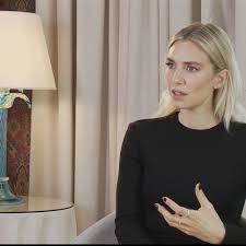 Kornél mundruczó 's pieces of a woman actually begins with a man. Pieces Of A Woman Vanessa Kirby On Playing A Woman Who Loses A Baby At Birth Encore