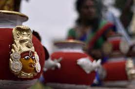 Riot of colours on 'Mahakali Bonalu'- The New Indian Express