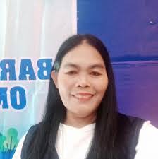 Ellen Manuel's Instagram, Twitter & Facebook