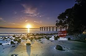 Waiheke island short loop ist ein 3.4 meilen langer, moderat besuchter rundweg in der nähe von waiheke island, auckland, neuseeland. Sonnenaufgang Strand Neuseeland Auckland Murrays Bay Pikist