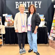 In a barren winter landscape, it's hard not to dream of the bright colors  of spring and summer. Here are a few photos from customer Dian Floyd to  lend some cheer to