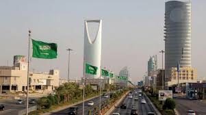 أثر الحظر بشكل فورى على مدفوعات الشركات في أوبك، وتضاعفت أسعار النفط أربع مرات بحلول عام 1974 إلى نحو 12 دولارا للبرميل الواحد (75 دولار الدول الأعضاء في أوبك ضمن العالم النامي قاموا بتاميم شركات البترول في بلدانهم، وأبرزها، قامت المملكة العربية السعودية. Ø§Ù„ÙˆØ¶Ø¹ Ø§Ù„Ù…Ø§Ù„ÙŠ Ø§Ù„ÙƒÙ„ÙŠ ÙŠØ¸Ù‡Ø± Ø§Ø³ØªÙ‚Ø±Ø§Ø±Ø§ Ø¨Ù†Ø¸Ø±Ø© Ù…ØªÙØ§Ø¦Ù„Ø© ÙÙŠ Ø§Ù„Ø³Ø¹ÙˆØ¯ÙŠØ© Ø§Ù„Ø´Ø±Ù‚ Ø§Ù„Ø£ÙˆØ³Ø·