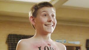 Erik Per Sullivan, 'Dewey' de Malcolm in the Middle, visto por primera vez  en 18 años mientras se salta el reboot para ir a la universidad. : r/sitcoms