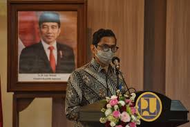 Sebagai informasi, pahala sebelumnya menduduki posisi direktur keuangan pt pertamina (persero). Jxtmvxt Aakrm