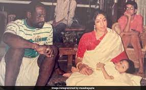 They became parents to masaba in 1989. Neena Gupta Vivian Richards And Little Masaba In A Priceless Throwback
