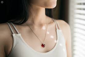 Here are some warning signs to look for to tell if a lump may be cancerous: Neck Lump What Is It Symptoms Causes Prevention And Treatment Top Doctors