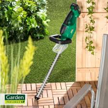 Eine terrasse, ein steingarten, ein wasserspiel, einige rasenflächen und einige pflanzen sind gängige gartenideen, die die bürgerschaft gerne bemerken würden. Garden Feelings Akku Heckenschere Im Angebot Bei Aldi Nord 30 8 2018 Kw 35