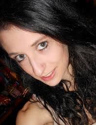 Sarah Ginter's Instagram, Twitter & Facebook