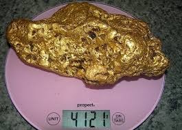 Both men were working miners, and had been gold mining in this area for several years. This Australian Man Found A Massive 4kg Gold Nugget