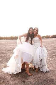 Best Friend Wedding Dress Photo Shoot Wedding Photos Poses Wedding Dress Photoshoot Best Friend Wedding