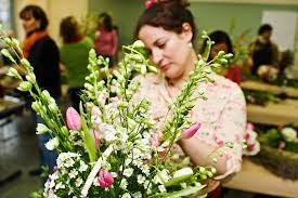 My husband recently bought me some cut flowers. Cut Flower Care How To Make Fresh Flowers From Your Garden Last Indoors Brooklyn Botanic Garden