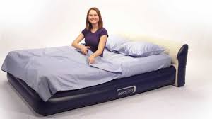 Airmattress Com Aerobed Headboard Queen Air Mattress With Built In Pump And Remote Video Youtube Air Mattress Aerobed Mattress