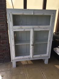 Diy Schrank Aus Altem Fenster Alte Fenster Fenster Und Turen Fenster Bauen