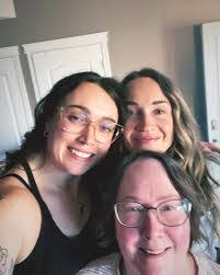 Tonia Evans's Instagram, Twitter & Facebook