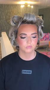 Let’s ignore the fact I can’t hold my light still EVER 🤣 @emmiestraughair  ✨