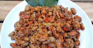 Resep memasak kerang kupas asam manis pedas ini sebenarnya sederhana alias tidak terlalu sulit asalkan bumbunya bisa meresap betul kedalam daging kerang dijamin pasti enak. Mencicipi Sambal Goreng Kerang Enak Dimasak Dengan Rempah