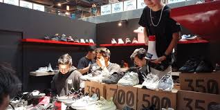 Kelompok 15 ( andrea barzagli ) 5 Sepatu Lokal Terbaik Versi Dr Tirta Halaman All Kompas Com