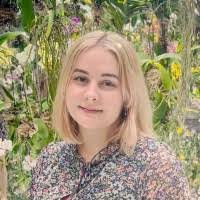 Ellie Everett's Instagram, Twitter & Facebook