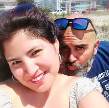 GARY MEDEL Nació en Conchalí, alejado de la fama, ignorado por los focos,  evitado por la ciudad. Su gran amor fue la pelota y su familia hizo de  hinchada. Su papá y