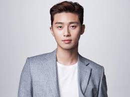 He is best known for his roles in the television dramas kill me, heal me (2015), she was pretty (2015). Park Seo Joon Park Seo Joon And Park Hyungsik Are Brothers