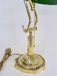 Banker lampe can be traditionally operated like any other electronics but are also available in bluetooth and other kinds of wireless options. Bankerlampe Bankers Lamp Schreibtischlampe Messing Mit Grunem Glasschirm 9247 Ebay