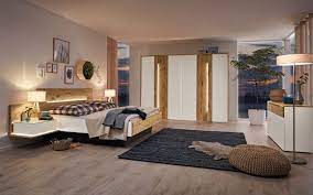 Contemporary design with an emphasised horizontal alignment. Schlafzimmer Jovanna In Wildeiche Massiv Lack Weiss Online Bei Hardeck Kaufen