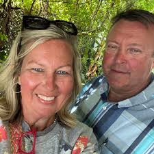 PLEASE share this video and let's make Brooke and her small business, The  Sugar Drop, in Franklin, Tennessee, a business that wins?? I love women  helping women in business. They ship, too!