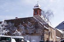 Brașov, oraș turistic, centrul istoric, piața sfântul ioan din spatele hotelului aro. Biserica Sf Ioan Brasov
