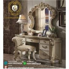 Meja rias kaca kamar anda serasa kurnag tanpa hadirnya furniture yg satu ini,yup meja rias merupakan furniture yg penting kehadirannya dalam. Meja Rias Ukir Mewah Terbaru Sevilla Mebel Klasik Jepara Jual Mebel Ukir