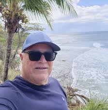 Lcdo. Iván R. Ayala Cruz added...