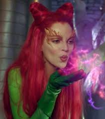 Uma was way too sexy playing Poison Poonani 🤩