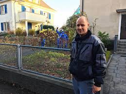 Vietnamesen suchen kontakte am see suedkurier. Singen Nach Dem Grossbrand Der Singener Scheffelhalle Manner In Blau Sammeln Giftige Asbestteilchen Ein Sudkurier Online Manner Singen Gluck Im Ungluck
