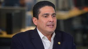 El alcalde de Santa Tecla informó en sus redes sociales que no podrá viajar  al país como lo tenia previsto, pues hay restricciones de aterrizajes en  Nicaragua por donde pretendía viajar, pidió