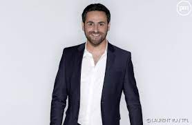 L'avis du public devenant totalement inutile sans la présence d'un public, la production a décidé de le remplacer par l'appel à ma maison. Qui Veut Gagner Des Millions Le Jeu De Retour Sur Tf1 Avec Camille Combal A La Presentation Puremedias