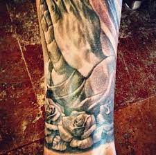 Justin Bieber Shows Off His Latest Tattoo Justin Bieber Tattoos Gebets Tattoo Tattoos