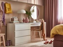 Inspiration Fur Ein Schlafzimmer In Braun Rosa Wohnung Einrichten Ideen Schrank Design Haus Deko