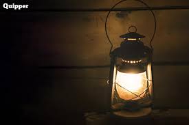 Membuat lampu minyak terbilang mudah dan semua bahan yang dibutuhkan mungkin sudah tersedia di rumah. Ngaku Suka Fisika Telusuri Sejarah Lampu Minyak Ini Yuk