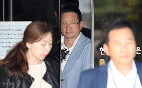 윤중천 1차 수사 기록서 '윤석열' 이름 확인. ìœ¤ì¤'ì²œ êµ¬ì†ì˜ìž¥ ì‹¤ì§ˆì‹¬ì‚¬ ìžìœ ë¶„ë°©í•œ ë‚¨ë…€ê°„ ë§Œë‚¨ì´ì—ˆì„ ë¿