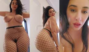 Natali.Conti Shows Boobs And Ass In Fishnets | PimpBunny