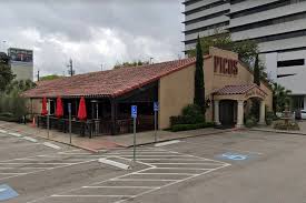 Here's where you're still required to wear a mask in houston if a customer walks into the store without a mask, a worker will ask them to put one on, mcclelland said. Texas Mexican Restaurant Threatened By Ice Calls Over Mask Rule