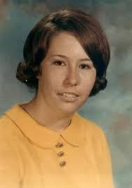 Lorena Lott's Instagram, Twitter & Facebook