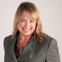 Donna Packard's Instagram, Twitter & Facebook