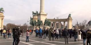 A nagyjából húszperces esemény végére pedig egy véletlen. Hosok Tere Ujpest Media