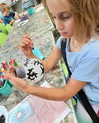 Katie Deal will be performing “Crazy for Patsy Cline” at the Averitt Center 