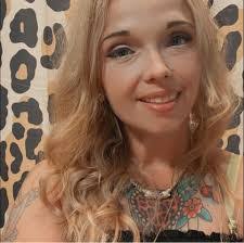 Samantha Fraser's Instagram, Twitter & Facebook