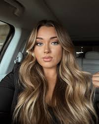 Abigail Burt's Instagram, Twitter & Facebook