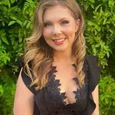 Amanda Stillwell's Instagram, Twitter & Facebook