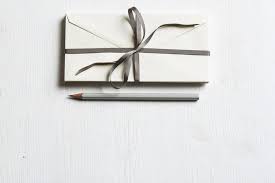 Ai biletul de secret santa si trebuie sa faci cadou unui coleg de birou sau chiar sefului. Cadourile Pentru Colegii De Birou Sfaturi Si Idei Thebreak